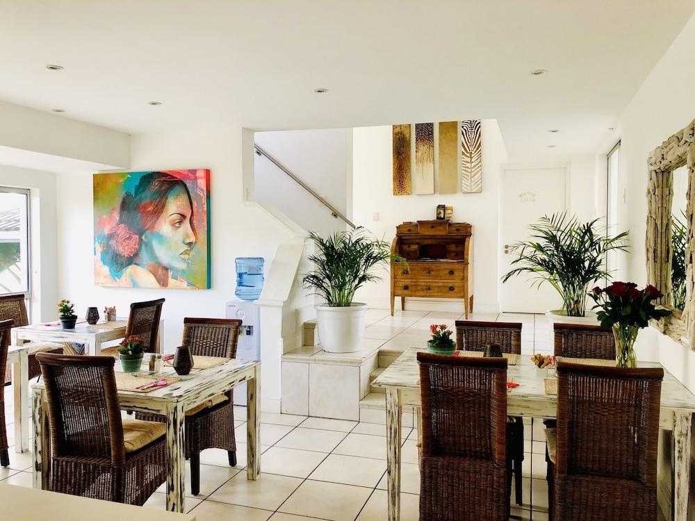 5 Options Guest House Bloubergstrand Exteriér fotografie