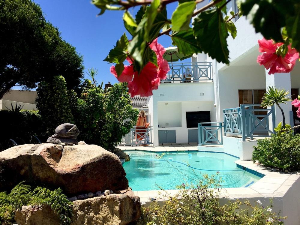 5 Options Guest House Bloubergstrand Exteriér fotografie