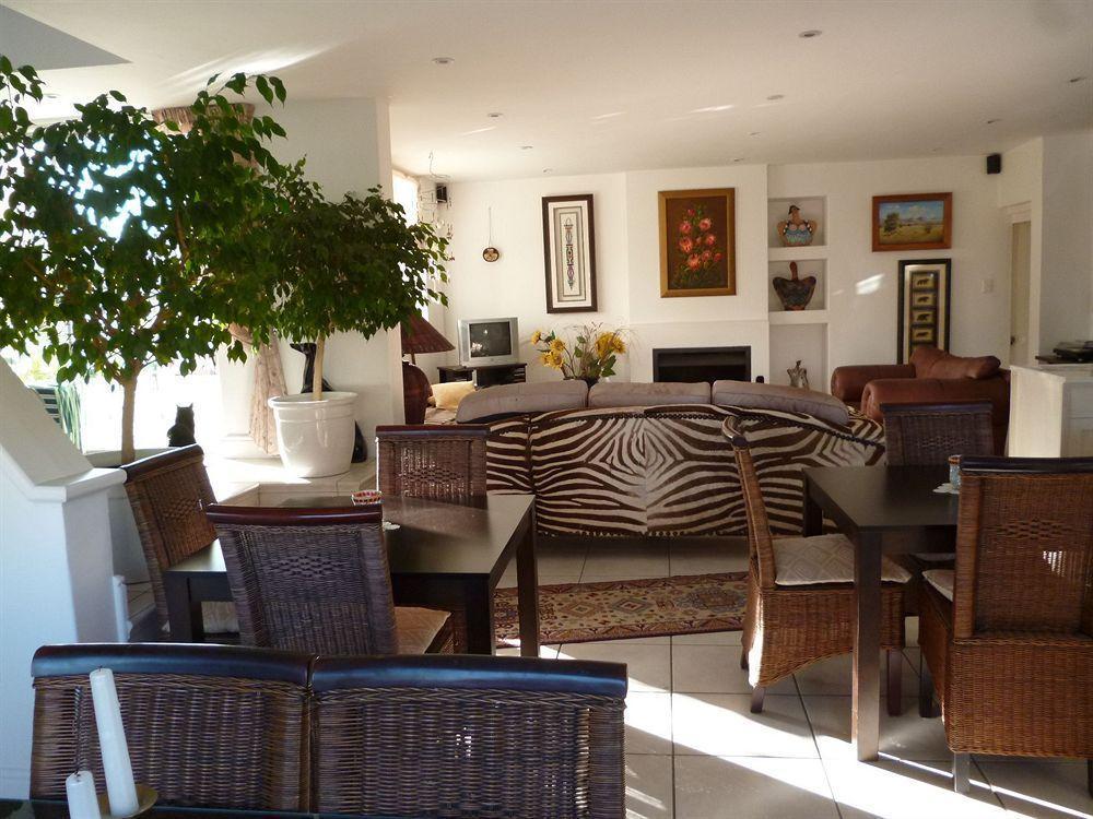5 Options Guest House Bloubergstrand Exteriér fotografie