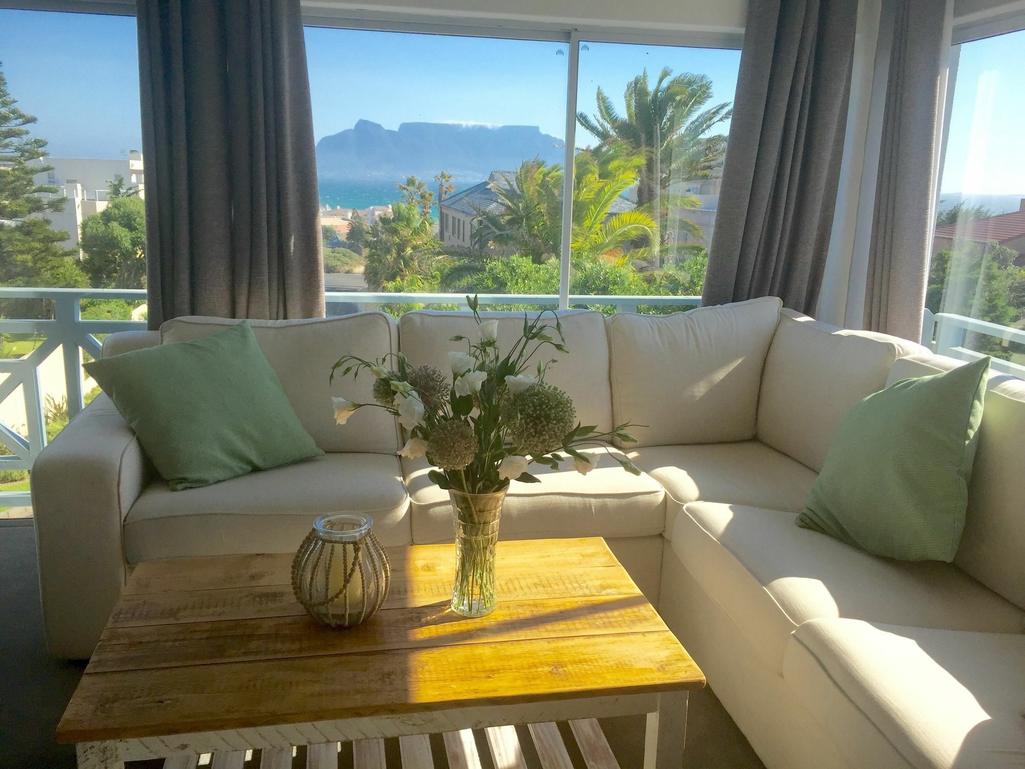 5 Options Guest House Bloubergstrand Exteriér fotografie