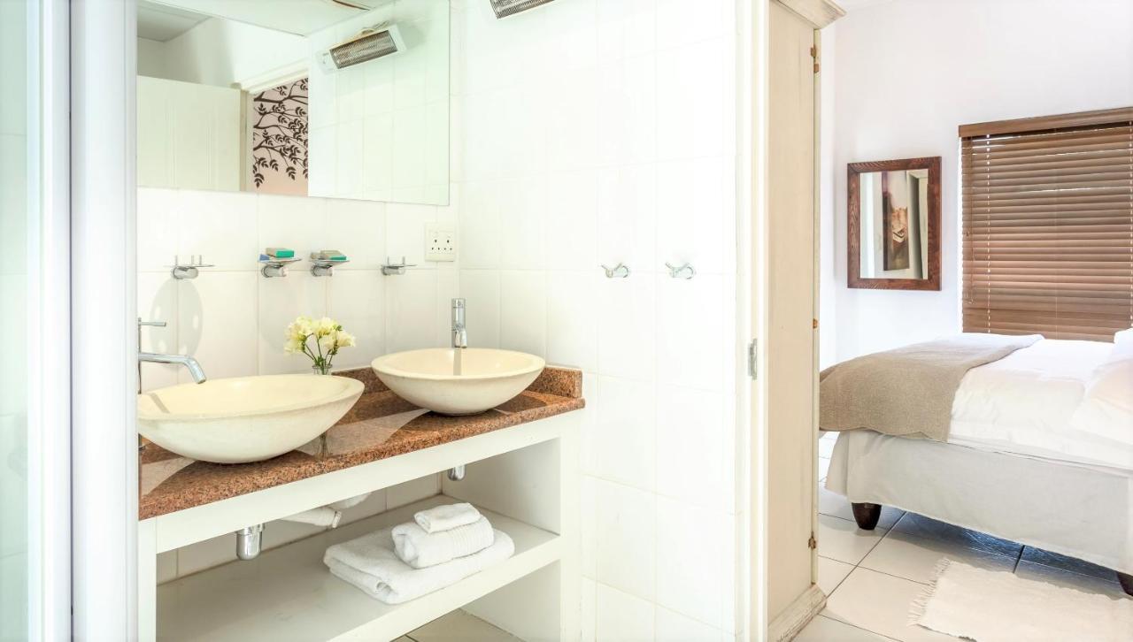 5 Options Guest House Bloubergstrand Exteriér fotografie
